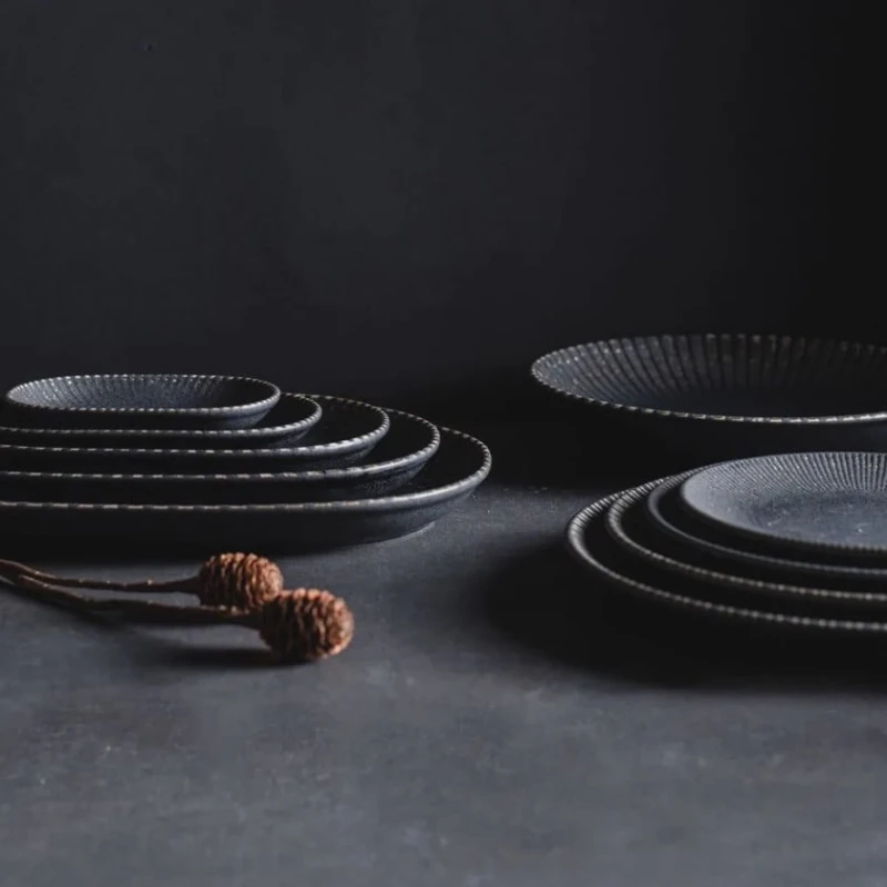 Тарелка ID-Fine Reckless Lona, фарфор, серая, 21 см Тарелка ID-Fine Reckless Lona, фарфор, серая, 21 см