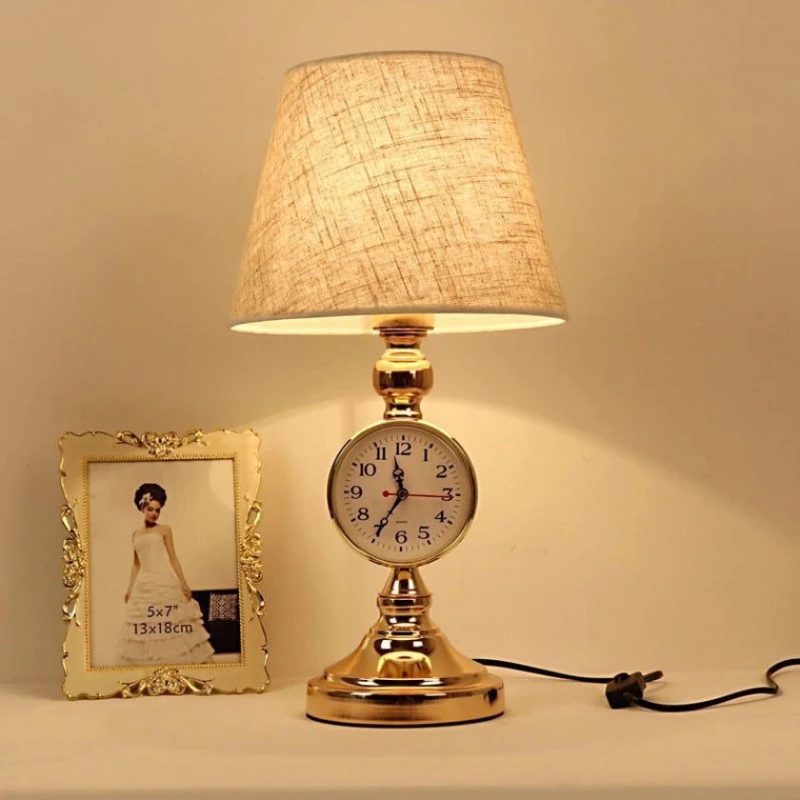 Saatlı Masa Lampası Arctic Qızılı Saatlı Masa Lampası Arctic Qızılı