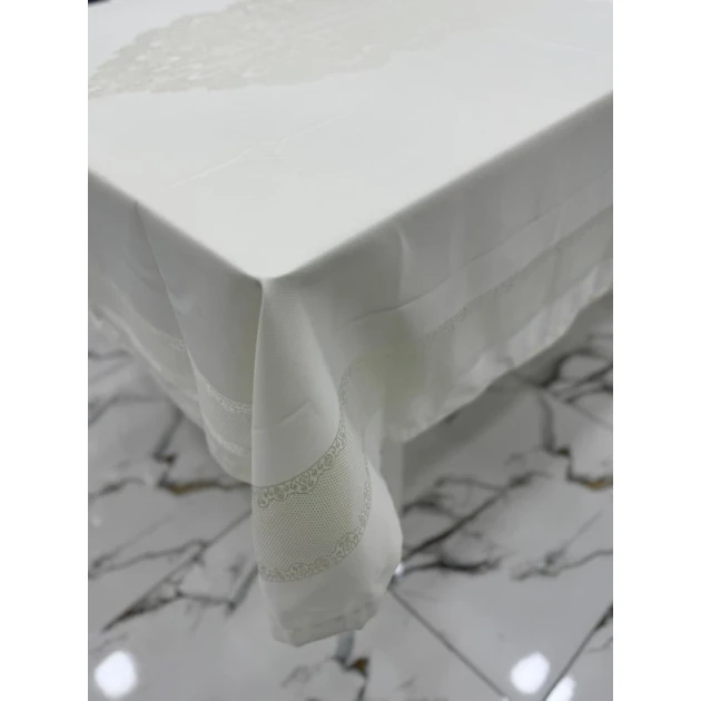 Водонепроницаемая скатерть белая