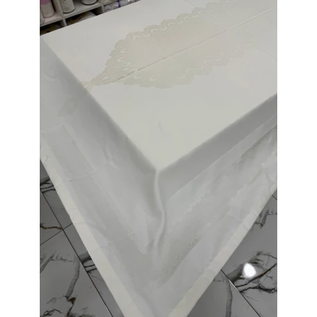 Водонепроницаемая скатерть белая