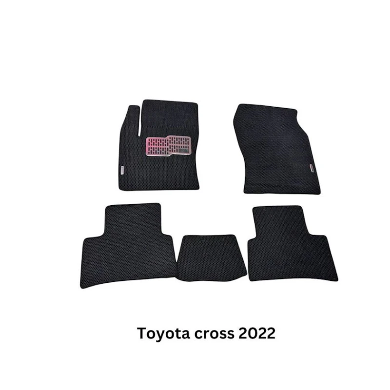 Комплект автомобильных ковриков Eva Toyota Cross 2022