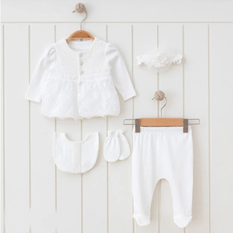 Hədiyyə dəsti qız üçün 5416MN, 0-3 ay, 5 parça, ağ Hədiyyə dəsti qız üçün 5416MN, 0-3 ay, 5 parça, ağ