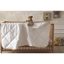 Одеяло Yataş Dacron Hollofil Allerban 95x145 см, детское, белое Одеяло Yataş Dacron Hollofil Allerban 95x145 см, детское, белое