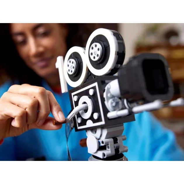 Конструктор LEGO Walt Disney Tribute Camera 43230, 811 деталей, от 18 лет