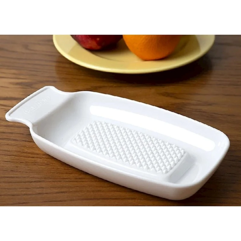 Пластиковая терка для фруктов Babyjem 799, кремовый