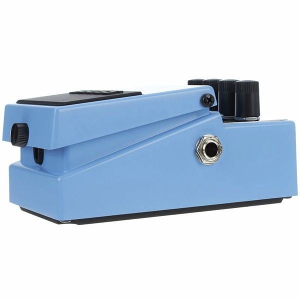 Гитарная педаль эффектов Boss CEB-3 Bass Chorus Гитарная педаль эффектов Boss CEB-3 Bass Chorus