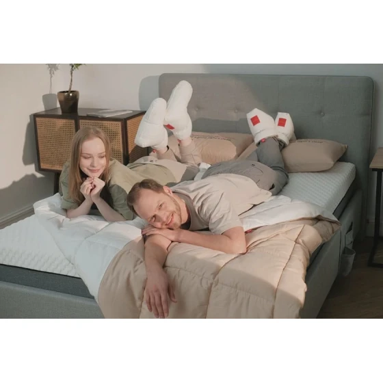 Одеяло Beyosa Favorit, двуспальное, всесезонное, холлофайбер, бежевый/белый, 172x205 см