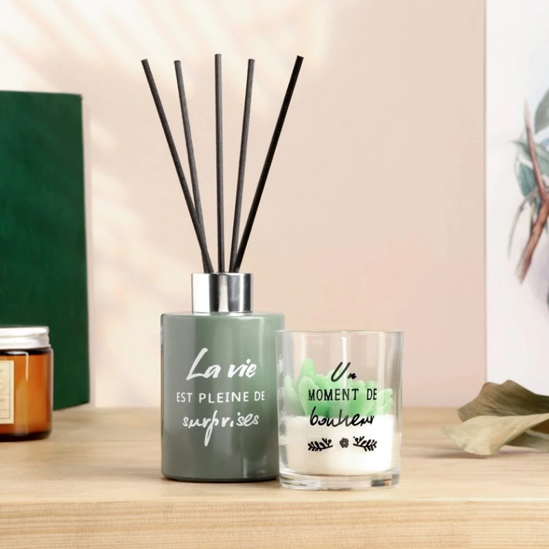 Подарочный набор Love home Mrg_031, орхидея (диффузор 100 мл + свеча 6х7 см) Подарочный набор Love home Mrg_031, орхидея (диффузор 100 мл + свеча 6х7 см)