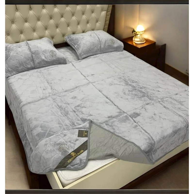 Набор покрывало и наволочки Roberto Cavalli 010, односпальный, покрывало 160x220 см, наволочкa 50x70 см, серый Набор покрывало и наволочки Roberto Cavalli 010, односпальный, покрывало 160x220 см, наволочкa 50x70 см, серый