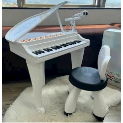 Детское пианино 8666B со скамьей и микрофоном Детское пианино 8666B со скамьей и микрофоном