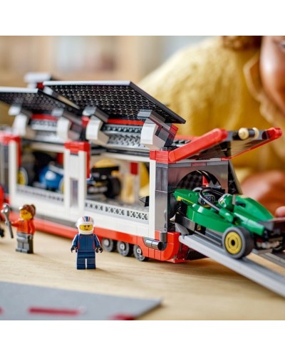 Konstruktor LEGO City F1® Truck with RB20 & AMR24 F1® Cars 60445, 1086 parça, 8 yaşdan