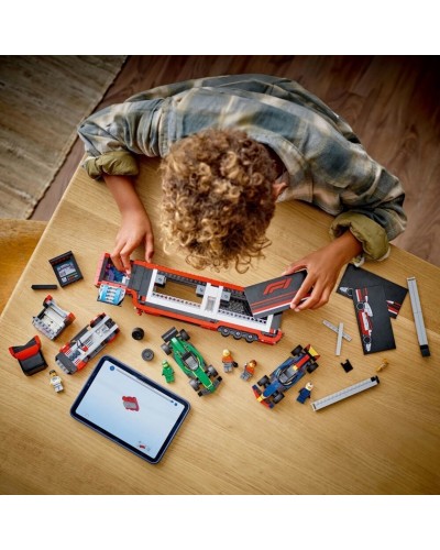 Konstruktor LEGO City F1® Truck with RB20 & AMR24 F1® Cars 60445, 1086 parça, 8 yaşdan
