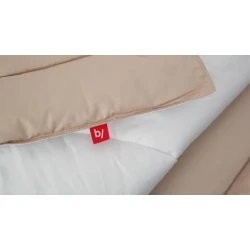 Одеяло Beyosa Favorit, полутораспальное, всесезонное, холлофайбер, бежевый/белый, 140x205 см