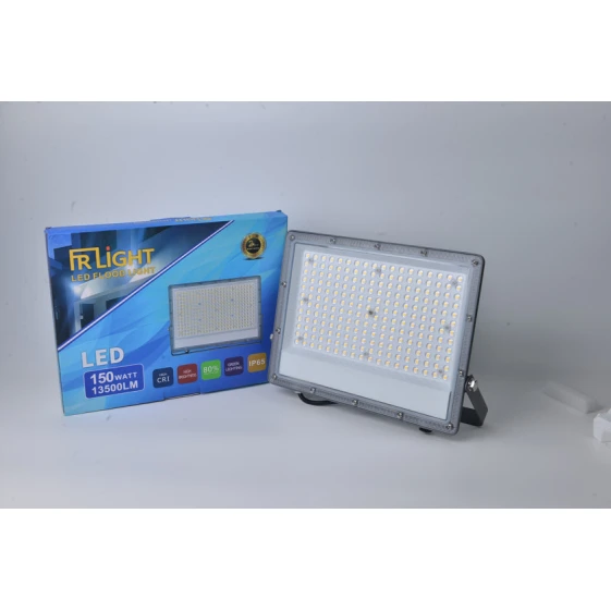 Светодиодный прожектор FRLight 150 Вт 13500 Lumen IP65 Светодиодный прожектор FRLight 150 Вт 13500 Lumen IP65