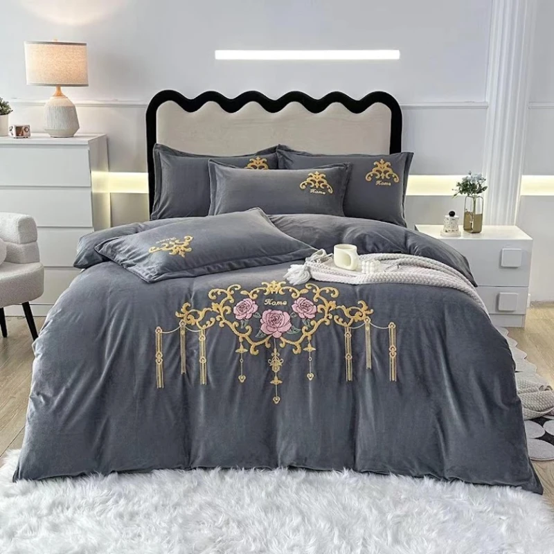 Yataq dəsti MiraNova CTS-433, yorğan üzü 200x220 sm, mələfə 230x250 sm, yastıq üzü 50x70 sm, velür, boz Yataq dəsti MiraNova CTS-433, yorğan üzü 200x220 sm, mələfə 230x250 sm, yastıq üzü 50x70 sm, velür, boz