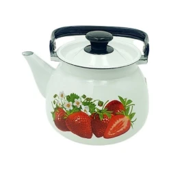 Su qaynatmaq üçün çaydan 