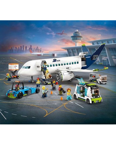 Konstruktor LEGO City Passenger Airplane 60367, 913 parça, 7 yaşdan