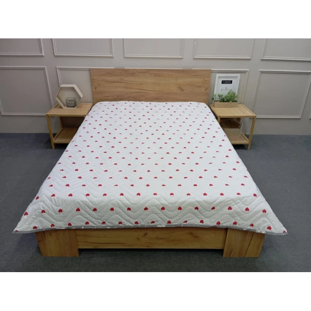 Летнее одеяло разных цветов, с сердечками Летнее одеяло разных цветов, с сердечками