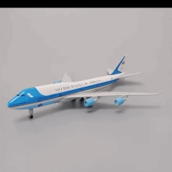 Коллекционная фигурка Usa Air Force One B747 Airlines Boeing, 19.5x17.5x6.5 см Коллекционная фигурка Usa Air Force One B747 Airlines Boeing, 19.5x17.5x6.5 см