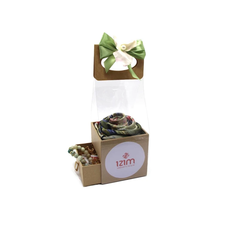 Подарочный набор для женщин Izim HD0042 (косынка 90x90 см + браслет) Подарочный набор для женщин Izim HD0042 (косынка 90x90 см + браслет)