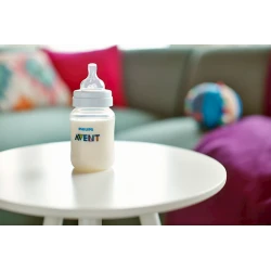 Бутылочка Philips AVENT Anti-colic SCY100/01, полипропилен/силикон, прозрачный, 125 мл, 0+ мес Бутылочка Philips AVENT Anti-colic SCY100/01, полипропилен/силикон, прозрачный, 125 мл, 0+ мес