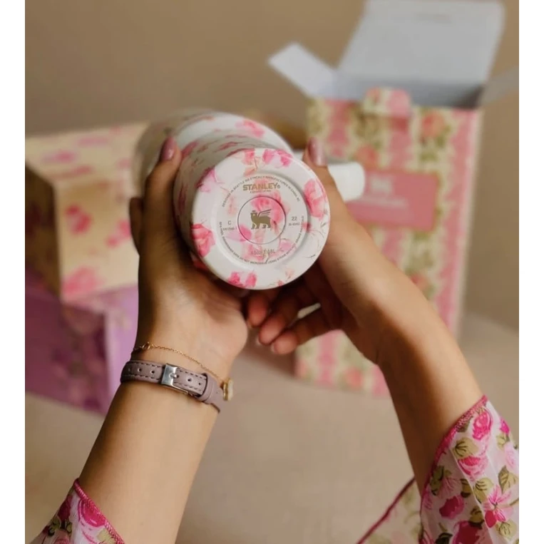 Термокружка STANLEY TERMOS-QUENCHER H 2.0 FLOWSTATE TUMBLER 1.8 л Термокружка STANLEY TERMOS-QUENCHER H 2.0 FLOWSTATE TUMBLER 1.8 л