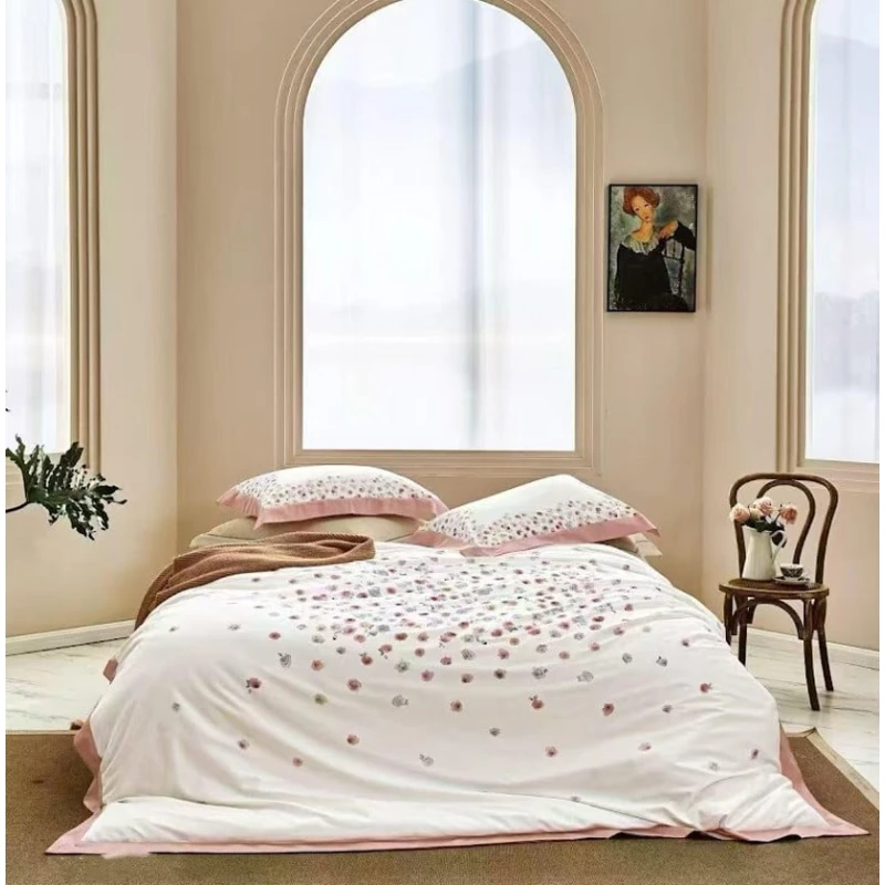 Комплект постельного белья MiraNova CTS-380, пододеяльник 200х220 см, простыня 240х260 см, наволочки 50х70 см, двуспальный, разноцветный