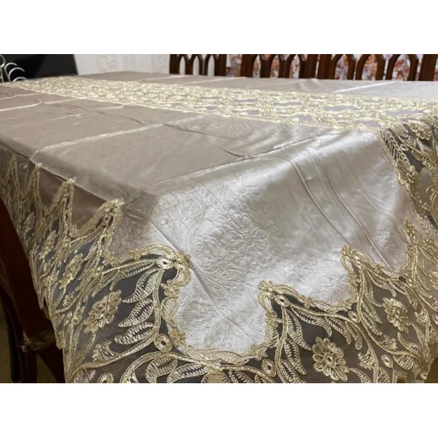 Скатерть Home Tekstil Home-12, велюр, 150х225 см, бежевая, товар в ассортименте Скатерть Home Tekstil Home-12, велюр, 150х225 см, бежевая, товар в ассортименте