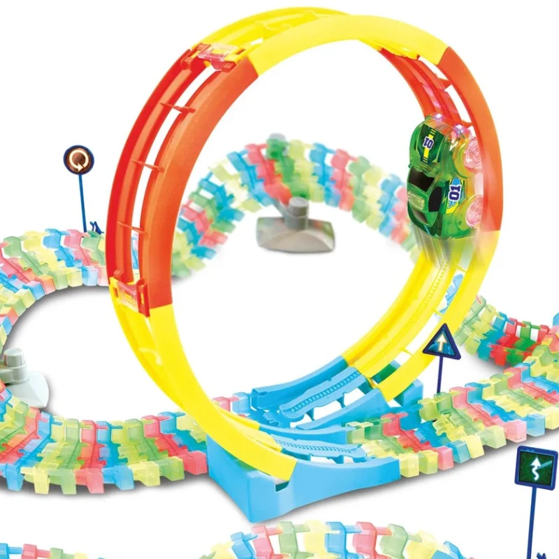 Автотрек Addo Totally Tracks Glow, 5+ лет, 165 предметов Автотрек Addo Totally Tracks Glow, 5+ лет, 165 предметов