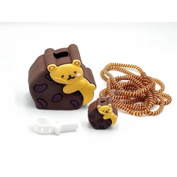 Чехол для зарядного устройства Медведь с печеньем, силикон, коричневый Чехол для зарядного устройства Медведь с печеньем, силикон, коричневый