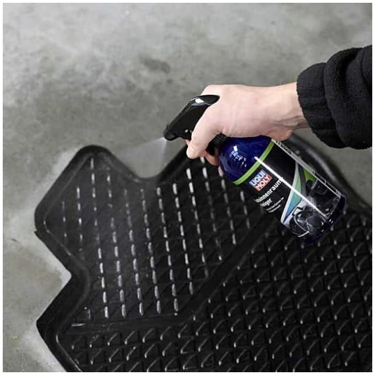 Универсальное чистящее средство для автомобиля Liqui Moly Interior Cleaner Универсальное чистящее средство для автомобиля Liqui Moly Interior Cleaner