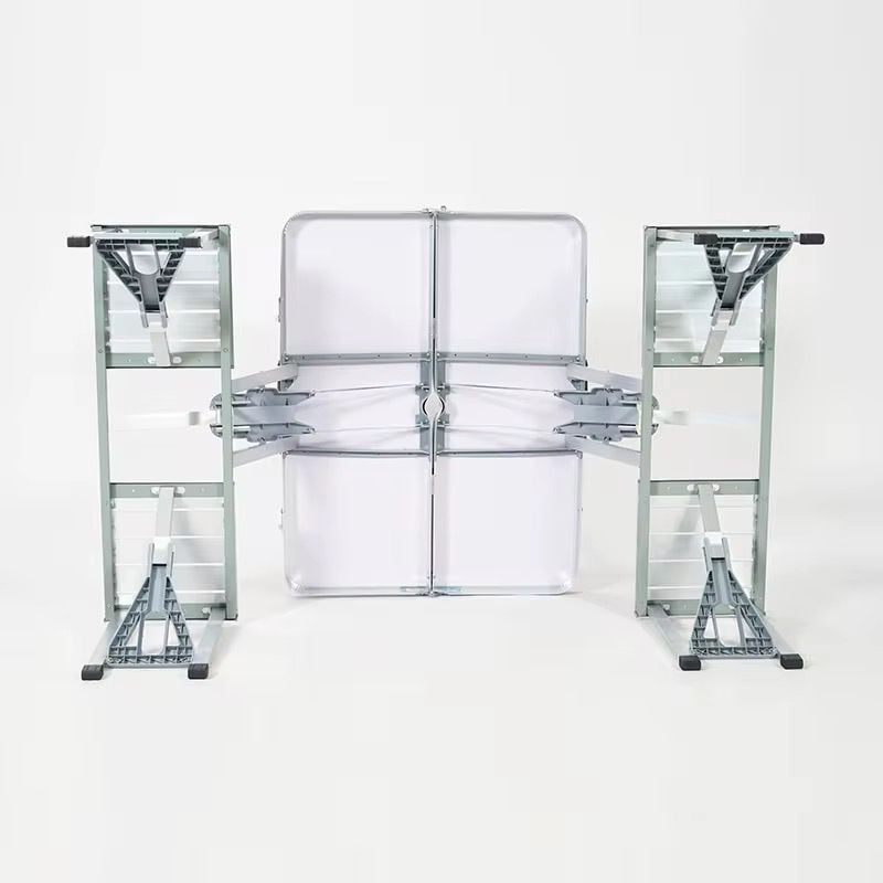 Yığılıb açılan masa-stul dəsti Yığılıb açılan masa-stul dəsti