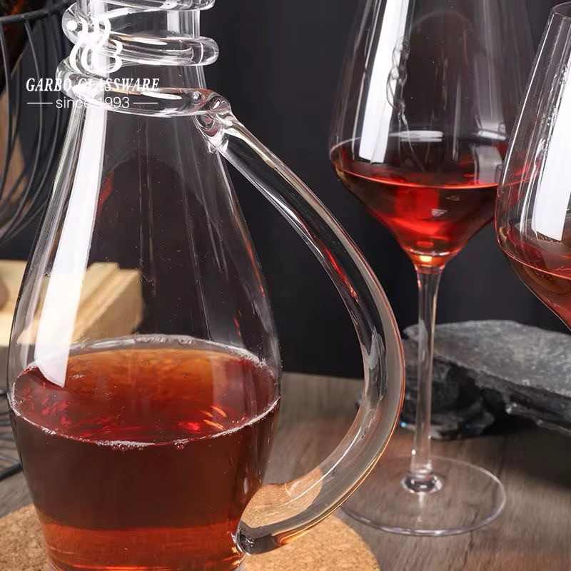 Элегантный простой графин 1300 мл Plateon0070