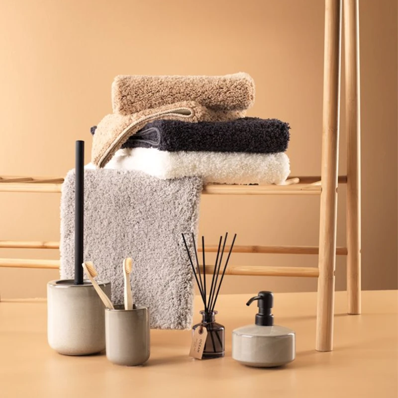 Коврик для ванной JYSK Karlstad By Kronborg 70 см, полиэстер/латекс, Natural Коврик для ванной JYSK Karlstad By Kronborg 70 см, полиэстер/латекс, Natural