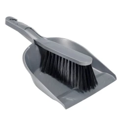 Щетка с совком JYSK Folmer, 19x31x9 см, полипропилен, серый Щетка с совком JYSK Folmer, 19x31x9 см, полипропилен, серый