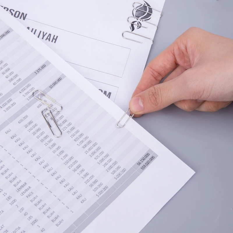 Скрепки Deli 0018, 29 мм, 100 шт Скрепки Deli 0018, 29 мм, 100 шт