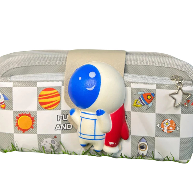 Пенал-книжка Космонавт, белая