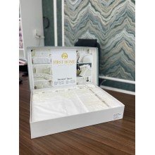 Yataq dəsti FIRST HOME Orkide, İnci, Menekşe, Manolya, Pandora, Fleur Satin, güpürlü, 100% pambıq iplikdən toxunmuş satin material, uzun ömürlü, gündəlik və cehizlik üçün, ikinəfərlik, yorğan üzü 200x220 sm, çarşaf 250x250 sm, yastıq üzü 50x70 sm (2 ədəd)