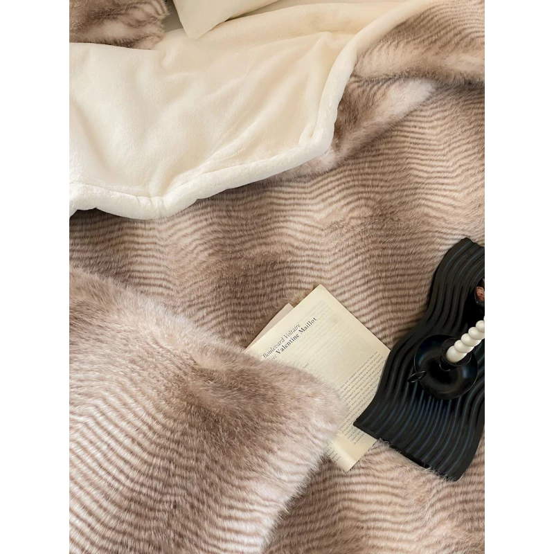 Плед-покрывало MiraNova Chinchilla 453, бежевый, 200x230 см Плед-покрывало MiraNova Chinchilla 453, бежевый, 200x230 см