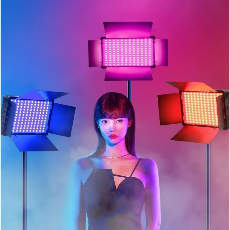 Профессиональный комплект светодиодного освещения для фото и видеосъемки LED 800 RGB Профессиональный комплект светодиодного освещения для фото и видеосъемки LED 800 RGB