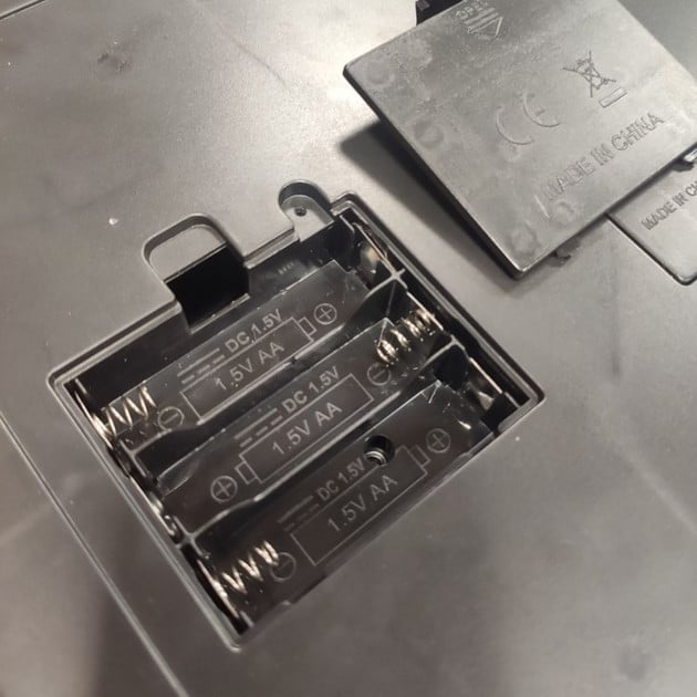 Настенный тренажер для бокса A.G.E, с музыкой и перчатками, 32х27см, черный