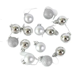 Елочные игрушки пластиковые, серебристые, диаметр 3 см, 24 шт Елочные игрушки пластиковые, серебристые, диаметр 3 см, 24 шт
