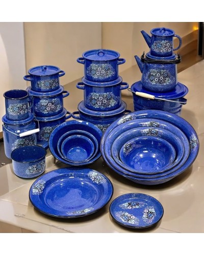 Qab-qacaq dəsti, Rusiya istehsalı, emal, 21 parça, vedrə 12 l, dəm çayniki 1 l, çaydan 3.5 l, qulpluca 1.5 l, krujka 1 l, bidon 3.5 l, miskalar 0.8/1.5/2/3.5/5 l, ləyənlər 7/12 l, kiçik qazan dəsti 1.5/3/4.5 l, böyük qazan dəsti 3/4.5/7 l, tarelka 0.5 l, 