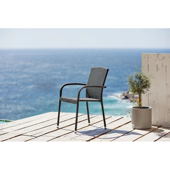 Садовый стул JYSK Haldbjerg, полиуретан, черный, 54x64x89 см Садовый стул JYSK Haldbjerg, полиуретан, черный, 54x64x89 см