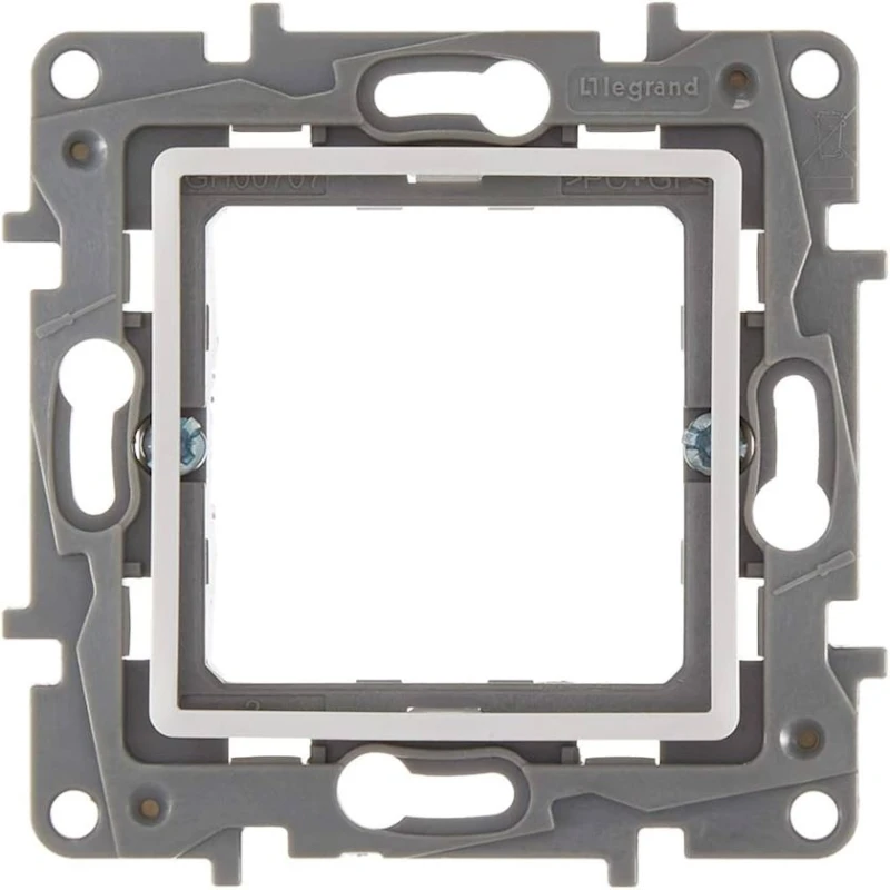 Адаптер для розетки Legrand 767189