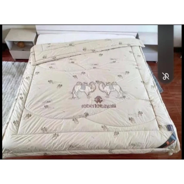 Одеяло из верблюжьей шерсти Одеяло из верблюжьей шерсти