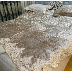 Набор MiraNova SF-811, велюр, двуспальный, коричневый, покрывало 220х240 см, наволочки 50х70 см/2 шт Набор MiraNova SF-811, велюр, двуспальный, коричневый, покрывало 220х240 см, наволочки 50х70 см/2 шт