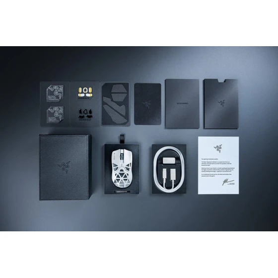 Мышь Razer Viper Mini Signature Edition White (RZ01-04410300-R3M1) Мышь Razer Viper Mini Signature Edition White (RZ01-04410300-R3M1)