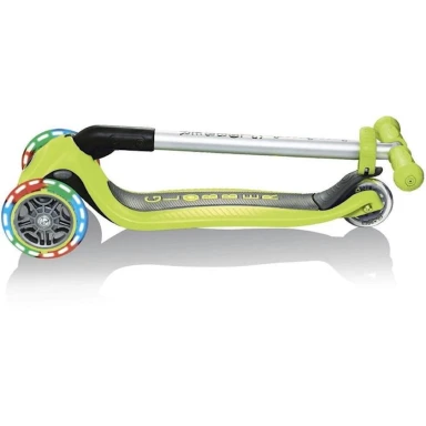 Складной скутер Globber Primo Foldable Lights, зеленый/черный Складной скутер Globber Primo Foldable Lights, зеленый/черный