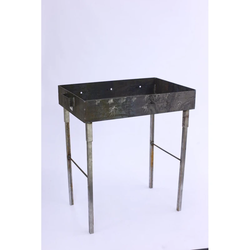 Мангал местного производства, большой, размер 40*60 см Мангал местного производства, большой, размер 40*60 см